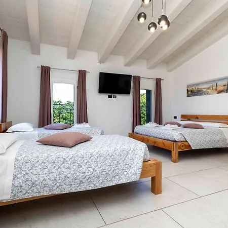 La Pineta Del Borgo Πανσιόν 3*