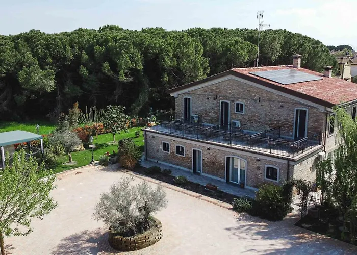 Guest house La Pineta Del Borgo 3*