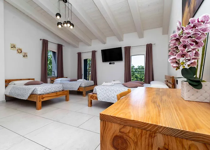 Guest house La Pineta Del Borgo