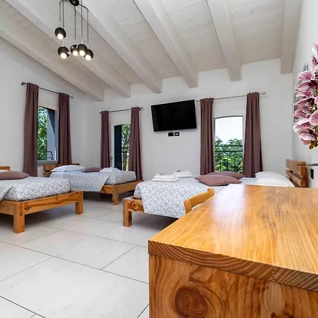 Pensión La Pineta Del Borgo