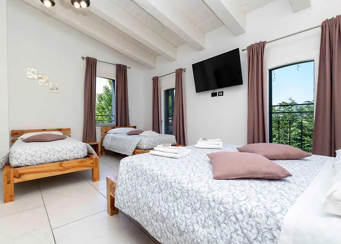 La Pineta Del Borgo Pensionat 3*